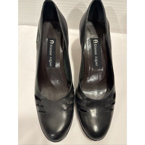 Etienne Aigner Ville 2.75” Heels Laser Cut Black Leather size 7.5m - Picture 1 of 9